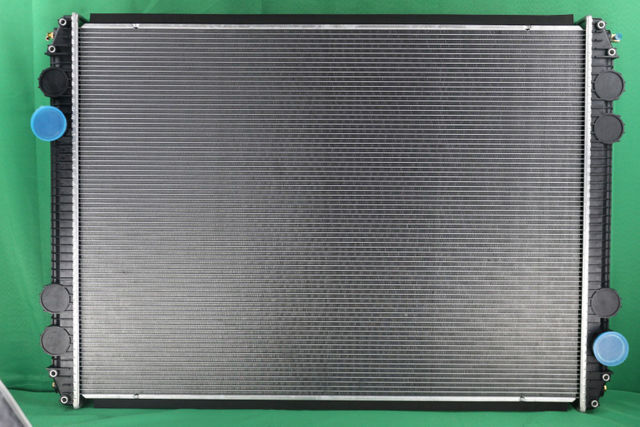 Radiator for 2003-2004 Freightliner Century Class\n2003-2004 Freightliner Columbia